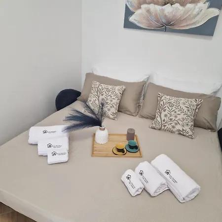 Myra * Сиракузы